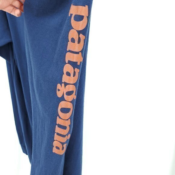 Men's Patagonia Long Sleeve T-Shirt S Blue/Red Logo Sleeve Spellout - Picture 6 of 16